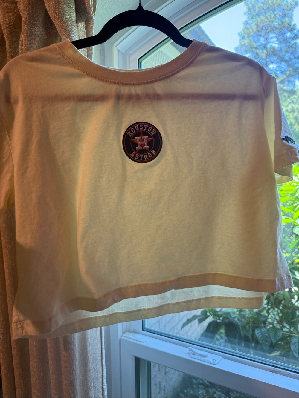 Houston Astros Cropped Tee in Pale Yellow